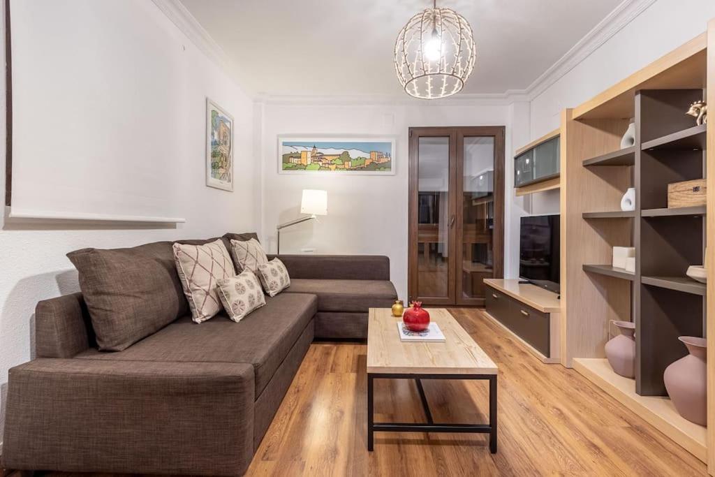 Apartamento Con Terraza A 4 Minutos De La Catedral Granada Dış mekan fotoğraf