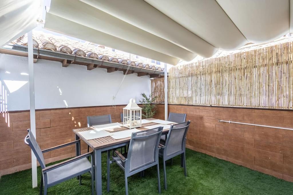 Apartamento Con Terraza A 4 Minutos De La Catedral Granada Dış mekan fotoğraf