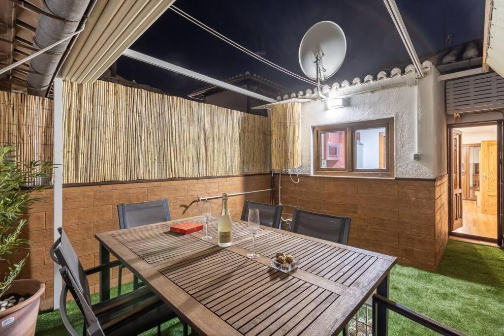 Apartamento Con Terraza A 4 Minutos De La Catedral Granada Dış mekan fotoğraf