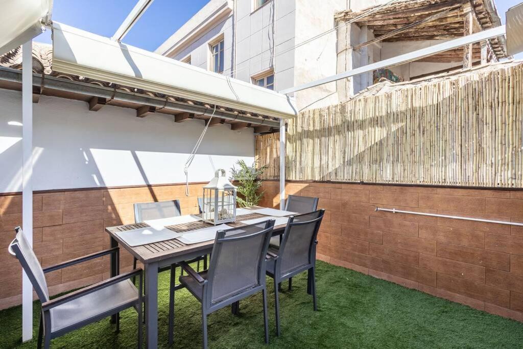 Apartamento Con Terraza A 4 Minutos De La Catedral Granada Dış mekan fotoğraf