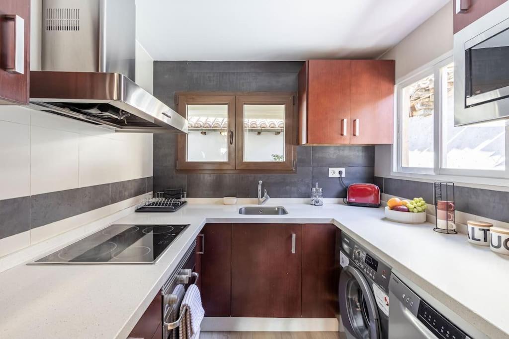 Apartamento Con Terraza A 4 Minutos De La Catedral Granada Dış mekan fotoğraf