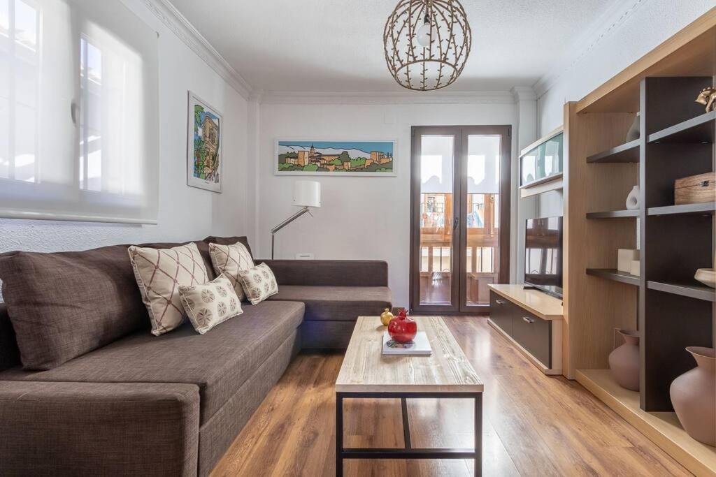 Apartamento Con Terraza A 4 Minutos De La Catedral Granada Dış mekan fotoğraf