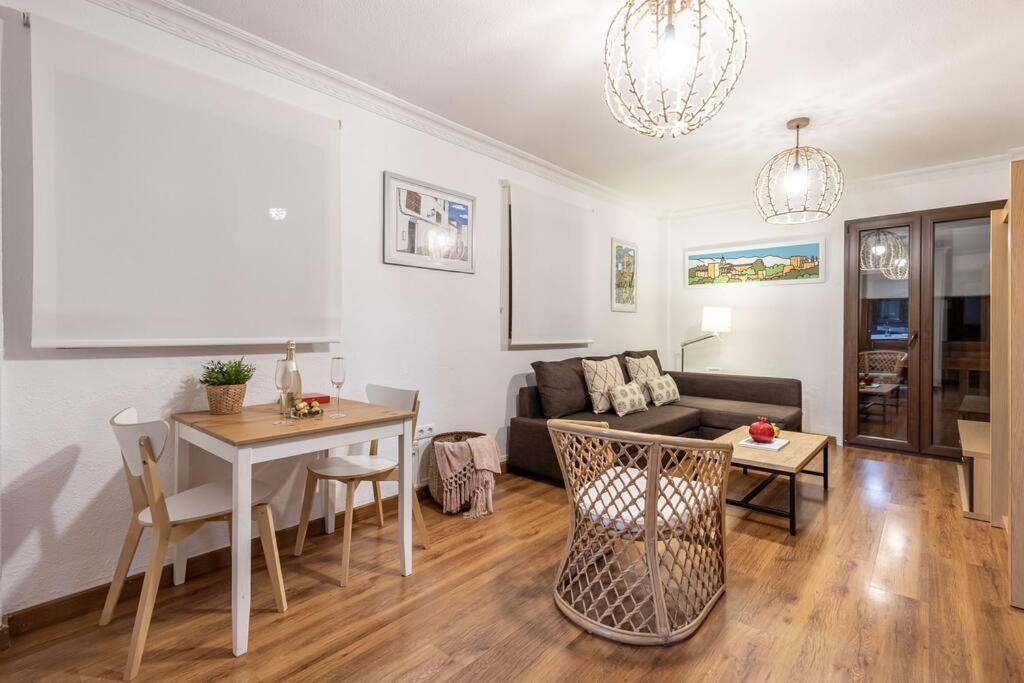 Apartamento Con Terraza A 4 Minutos De La Catedral Granada Dış mekan fotoğraf