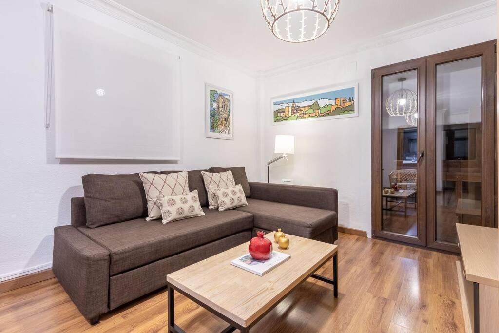 Apartamento Con Terraza A 4 Minutos De La Catedral Granada Dış mekan fotoğraf
